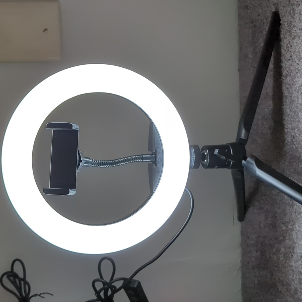 New Without The Box LED Ring Light with Tripod Stand